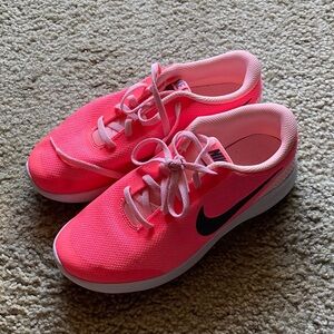 Nike Bright Pink Youth Running Shoes size GS 5.5 6